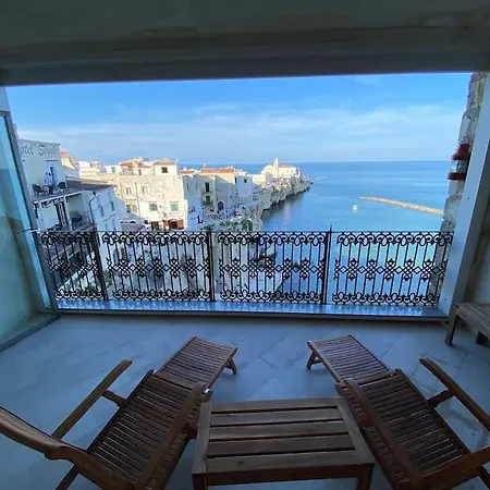 Lägenhet Lussuoso 120 Mq. Panoramico, Fronte Mare Con Due Grandi Terrazze Panoramiche, E Due Bagni Nel Centro Storico Di Vieste, Sulla Scogliera. Vieste
